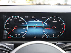 Paderborn Mercedes-Benz GLB 200 Fahrzeugbild - 18