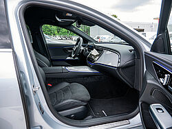 Braunschweig Mercedes-Benz E 300 Innenaufnahme Cockpit