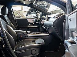 Menden Mercedes-Benz B 250 Innenaufnahme Cockpit