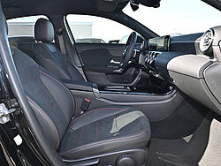 Braunschweig Mercedes-Benz A 200 Innenaufnahme Cockpit