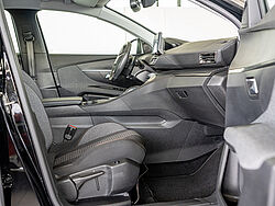 Menden Peugeot 3008 Innenaufnahme Cockpit