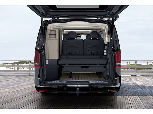 Paderborn NFZ Mercedes-Benz V 300 Innenaufnahme