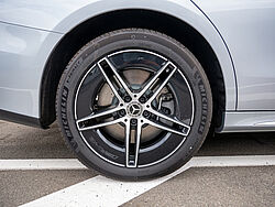 Braunschweig Mercedes-Benz E 300 Detailfoto Felge