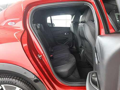 Menden Peugeot e-208 Innenaufnahme