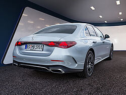 Braunschweig Mercedes-Benz E 300 Außenaufnahme Heckansicht